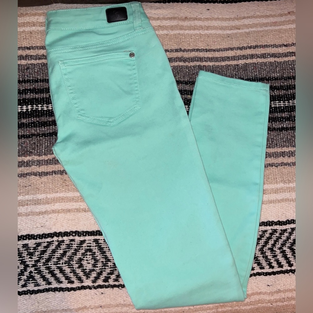 Skinny Jeans
- Celebrity Pink
- Size 1/25
- 28” inseam
- Bright blue / turquoise
